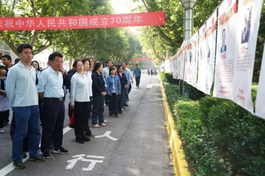 ����70����������������¼���ʱ����ģչ�����������������Ļ